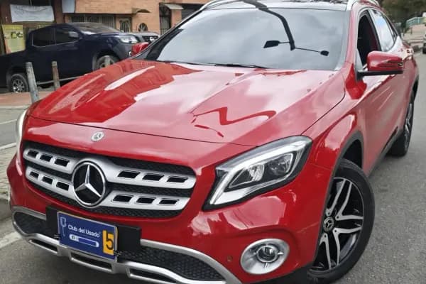 Mercedes-Benz Clase GLA 1.6 200 Urban — vista principal